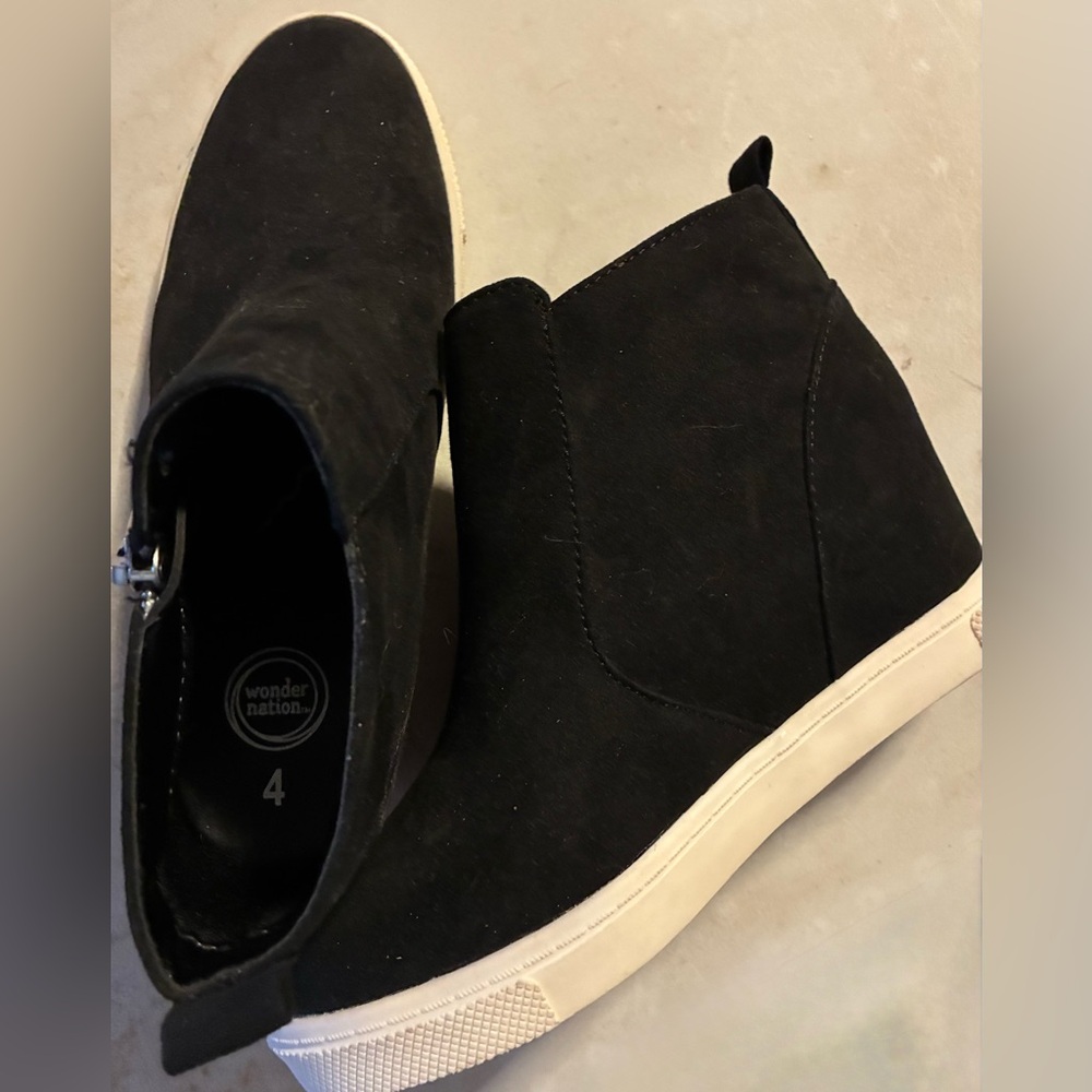 Wonder Nation Black Platform Sneakers with 2.5” Heels White Soles Zipper Closure